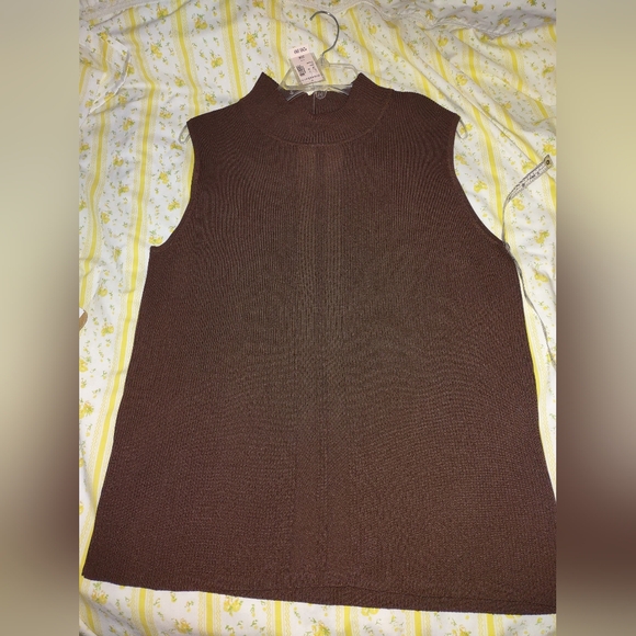 Dressbarn NWT Mock Turtleneck Sleeveless Ribbed Knit Shell, Cocoa Brown 18-20/2X - Picture 2 of 8
